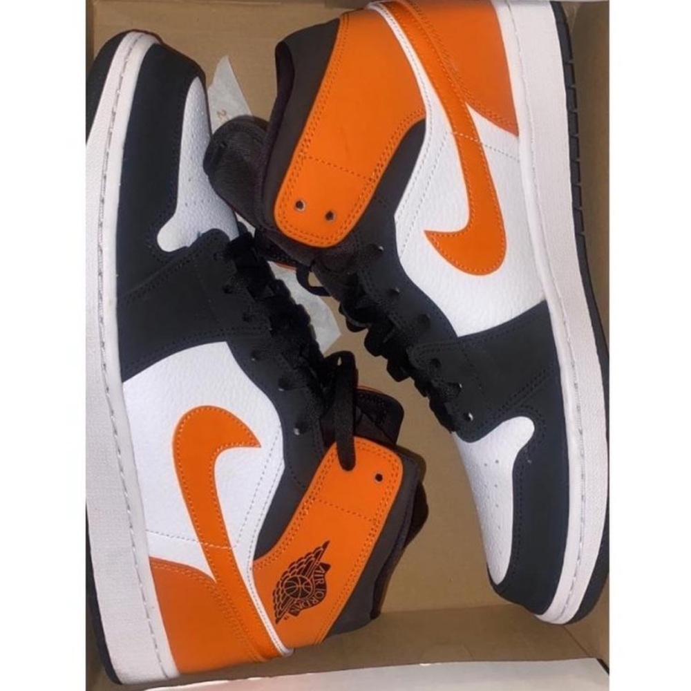 Original "Shattered Backboard" Air Jordan 1